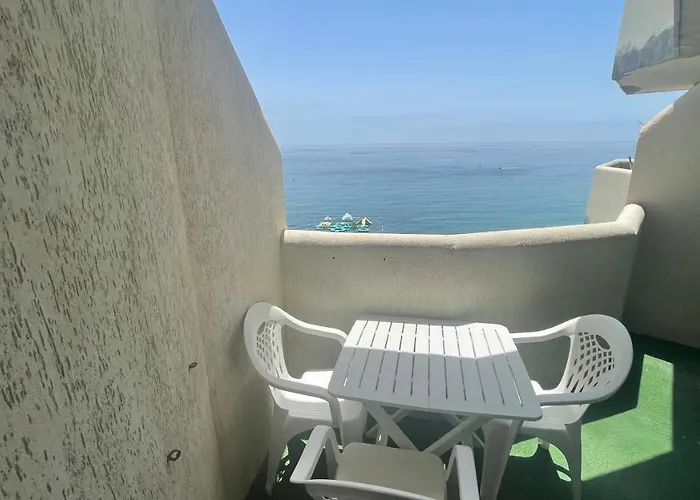 Benal Beach Con Vista Frontal Al Mar